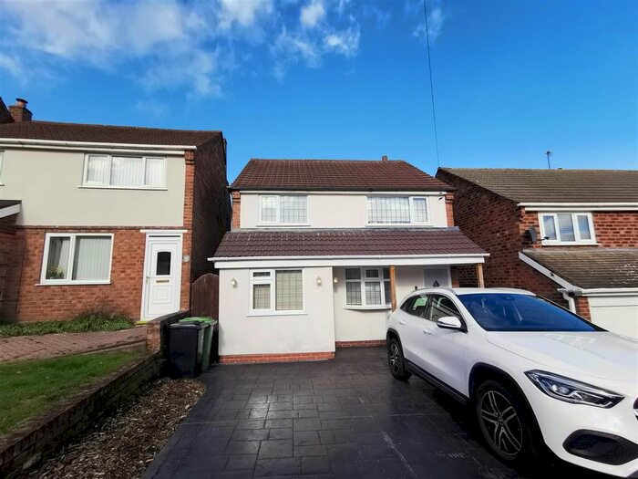 3 Bedroom Detached House To Rent In Comsey Road, Great Barr, Birmingham, B43