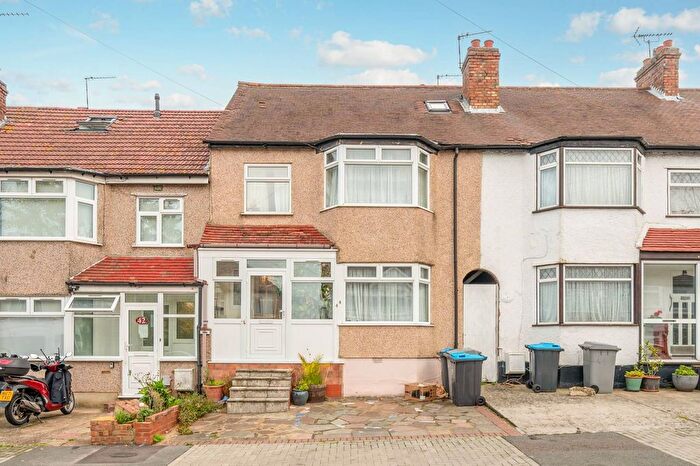 4 Bedroom Terraced House For Sale In Kenwyn Drive, Gladstone Park, London, NW2