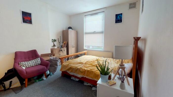 2 Bedroom Terraced House To Rent In Bankfield Terrace, Burley, Leeds, LS4