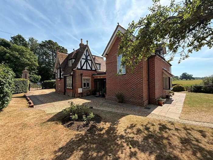 3 Bedroom House For Sale In Old Ham Lane, Wimborne, BH21