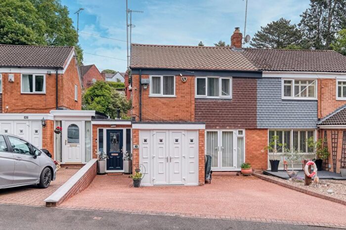 3 Bedroom Semi-Detached House For Sale In Lickey Coppice, Cofton Hackett, B45