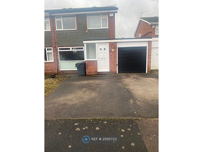 3 Bedroom Semi-Detached House To Rent In Grayshott Close, Bromsgrove, B61