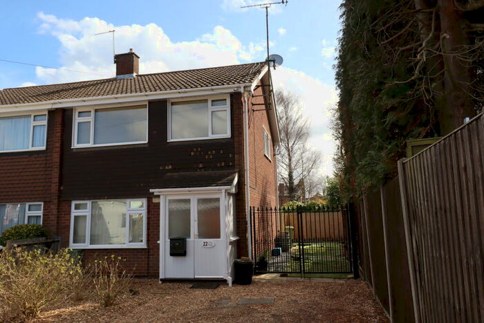 3 Bedroom Semi-Detached House To Rent In The Elms, Bletchley, MK3