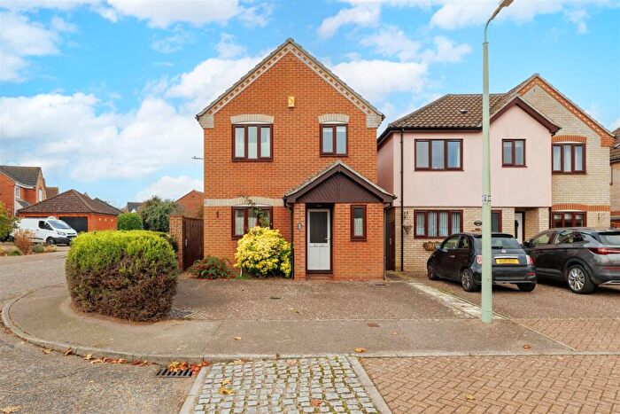 3 Bedroom Detached House For Sale In All Saints Green, Worlingham, Beccles, NR34