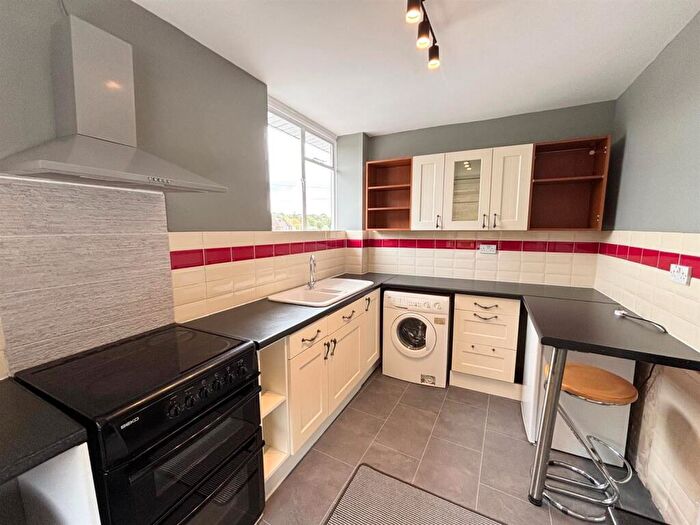 2 Bedroom Flat To Rent In Widney Lane, Solihull, B91