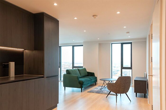 2 Bedroom Flat To Rent In Dutton Street, Manchester, M3