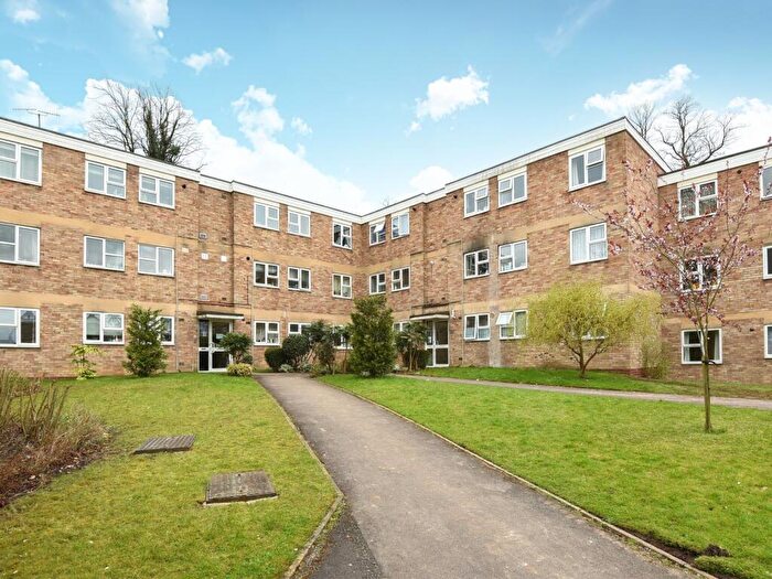 2 Bedroom Apartment To Rent In Malvern Court, Addington Road, Reading, RG1