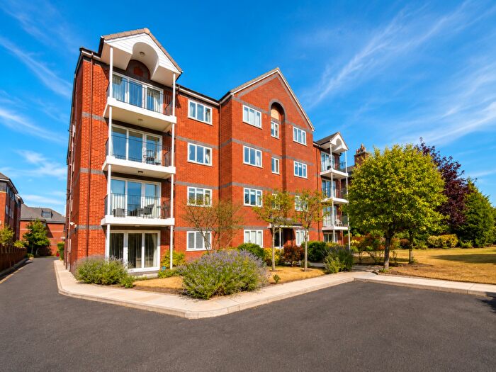 2 Bedroom Apartment For Sale In Berkley Court, Park Avenue, Southport, Merseyside, PR9