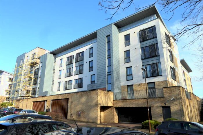 2 Bedroom Flat To Rent In Kimmerghame View, Edinburgh, EH4