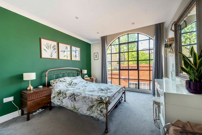 2 Bedroom Flat To Rent In West Street, Harrow On The Hill, Harrow, HA1