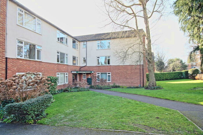 2 Bedroom Flat To Rent In Elmdene Court, Woking, GU22