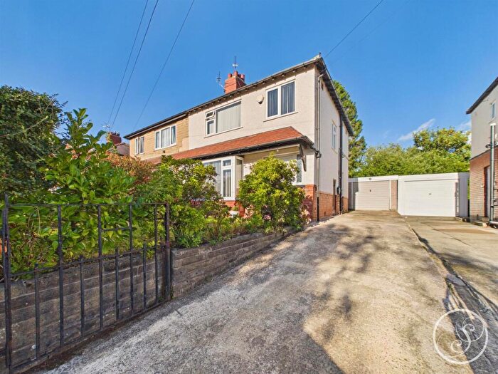 3 Bedroom Semi-Detached House For Sale In Gipton Wood Crescent, Leeds, LS8