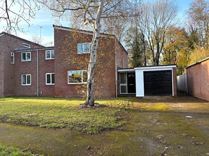 3 Bedroom Semi Detached House To Rent In Parsons Close, Arborfield, Reading, RG2