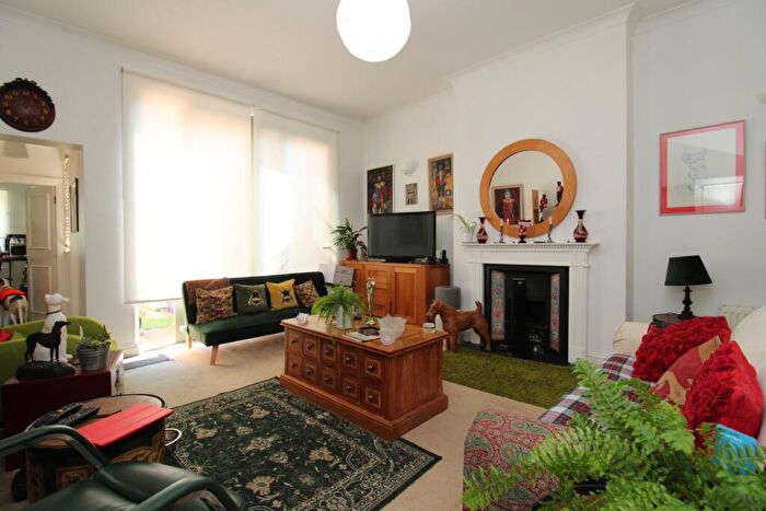 4 Bedroom Flat To Rent In Fordwych Road, West Hampstead, NW2