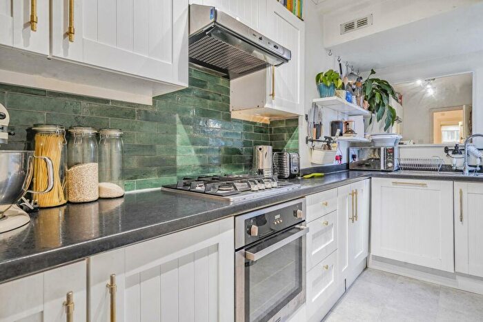 2 Bedroom Flat For Sale In Gipsy Hill, Crystal Palace, SE19
