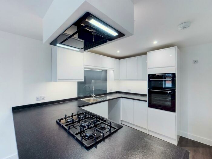 3 Bedroom Apartment To Rent In Belmont Road, Hemel Hempstead, Hertfordshire, HP3