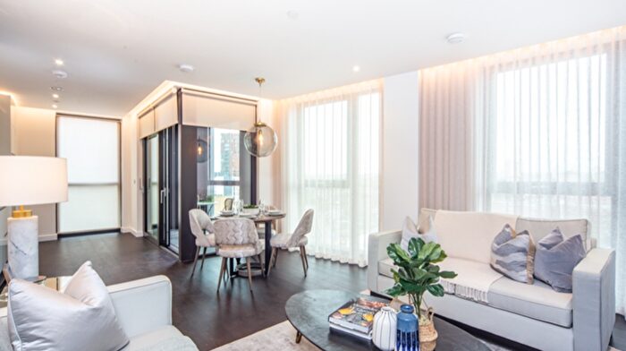 2 Bedroom Flat To Rent In Thornes House, London, SW11