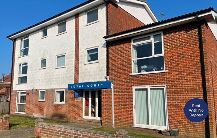 1 Bedroom Flat To Rent In Royal Court, Pier Avenue, Whitstable, Kent, CT5