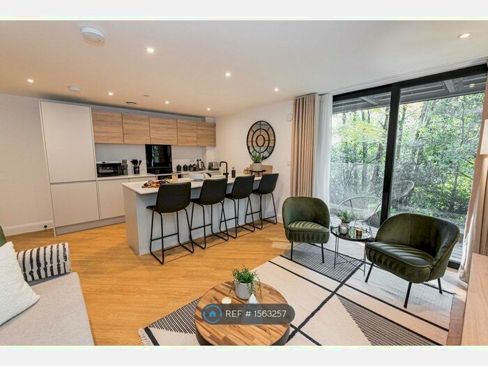 2 Bedroom Flat To Rent In North Road, Poole, BH14