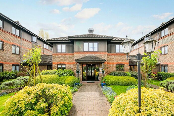 1 Bedroom Retirement Property To Rent In Winningales Court, Vienna Close, Ilford, London, IG5