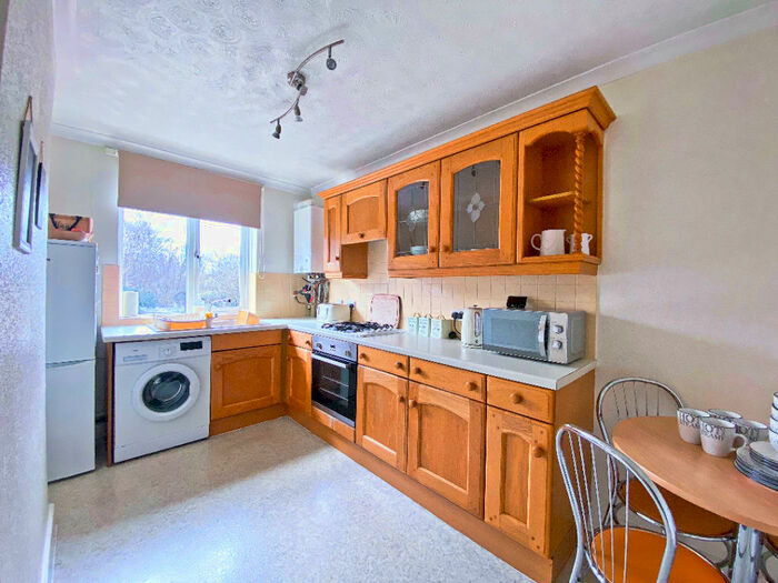 1 Bedroom Apartment To Rent In Fleet Road, Farnborough, GU14