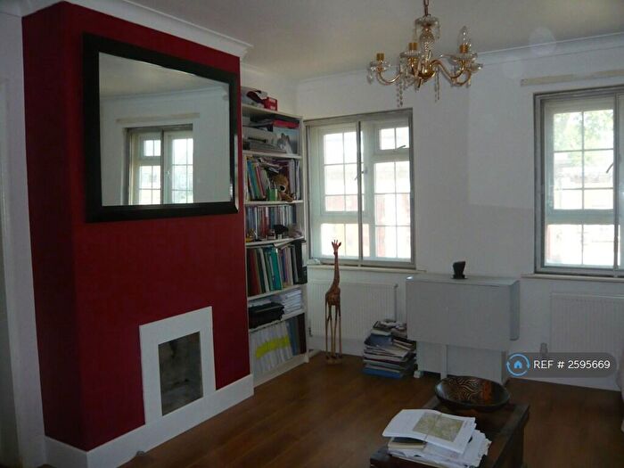 2 Bedroom Flat To Rent In Prince Regent Lane, London, E13