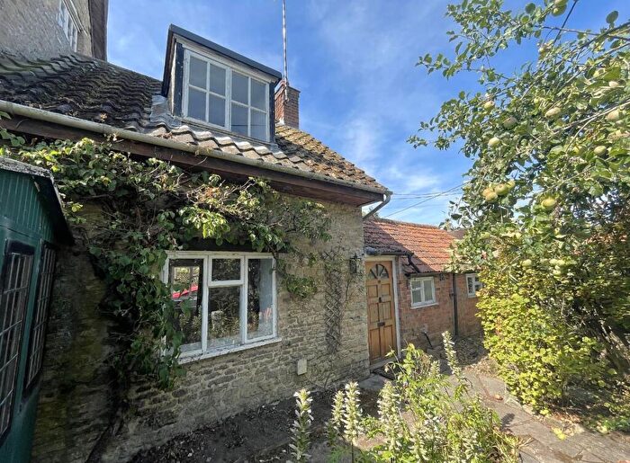 2 Bedroom Cottage For Sale In Gold Street, Podington, Wellingborough, NN29