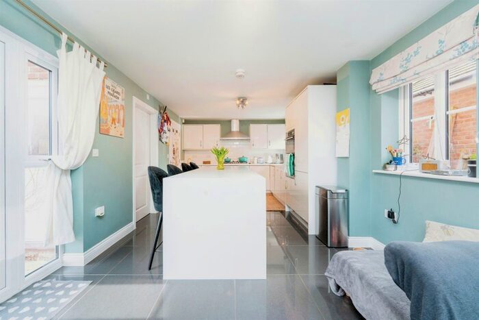 5 Bedroom Detached House For Sale In Summers Hill Drive, Papworth Everard, Cambridge, CB23