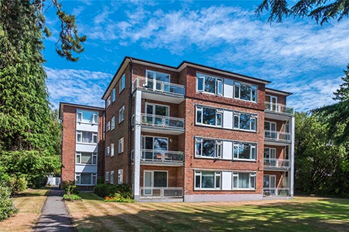 3 Bedroom Apartment For Sale In West Cliff Road, Westbourne, Bournemouth, Dorset, BH4