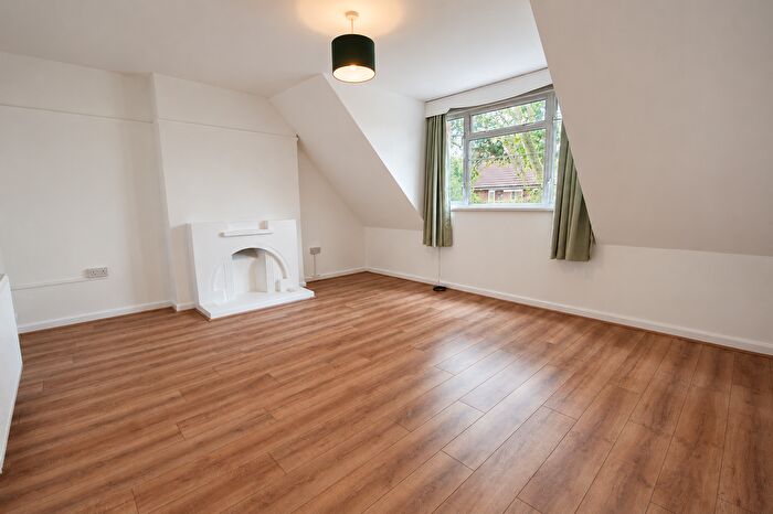 2 Bedroom Flat To Rent In Thornton Avenue, London, W4