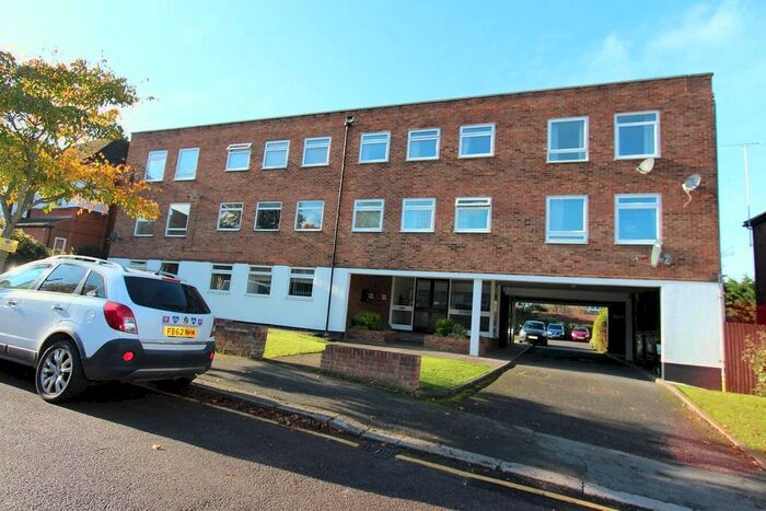 2 Bedroom Flat To Rent In Cavendish Court, Gordon Road, North Chingford, London, E4