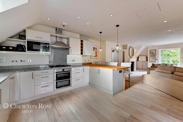 3 Bedroom Penthouse For Sale In London Road, Ascot, SL5