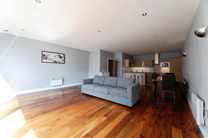 2 Bedroom Flat To Rent In Western Gateway, London, E16