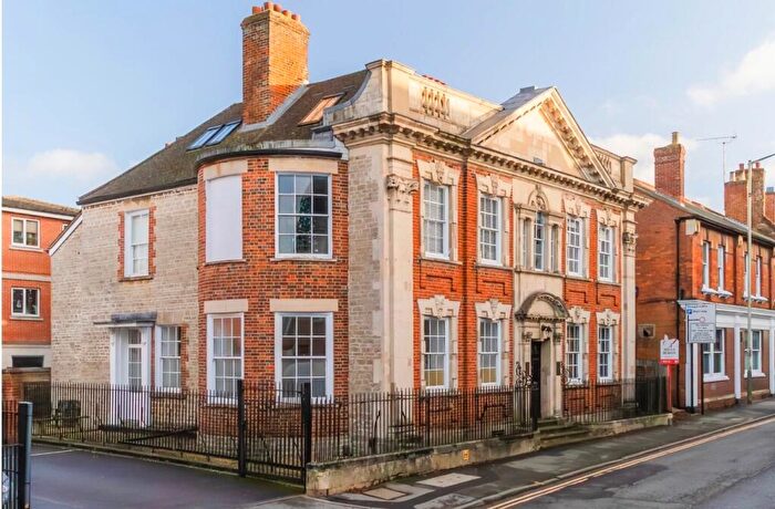 1 Bedroom Apartment For Sale In Villetts House, Cricklade Street, Old Town, SN1
