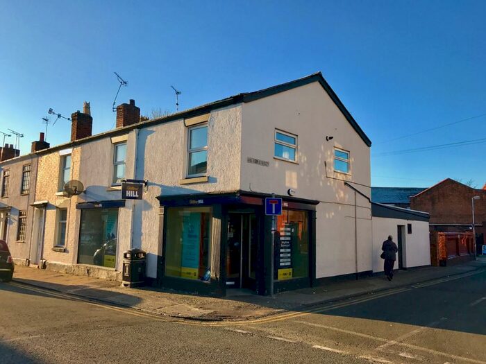 3 Bedroom Apartment To Rent In Central Hoole, CH2