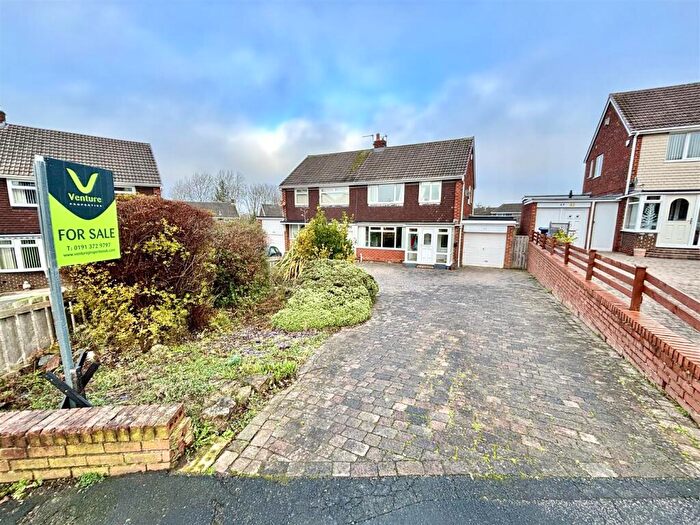 3 Bedroom Semi-Detached House For Sale In Pilgrims Way, Gilesgate, Durham, DH1