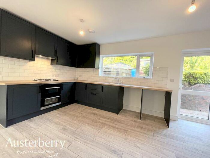 3 Bedroom Semi-Detached House To Rent In Boon Avenue, Penkhull, Stoke-On-Trent, ST4