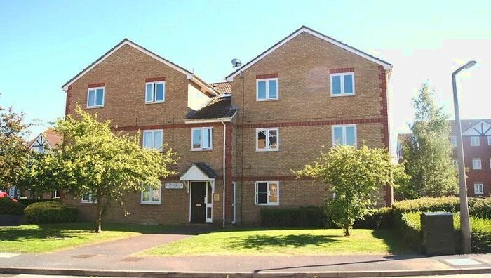 2 Bedroom Flat To Rent In Maplin Park, Langley, Slough, Slough, Berkshire, SL3