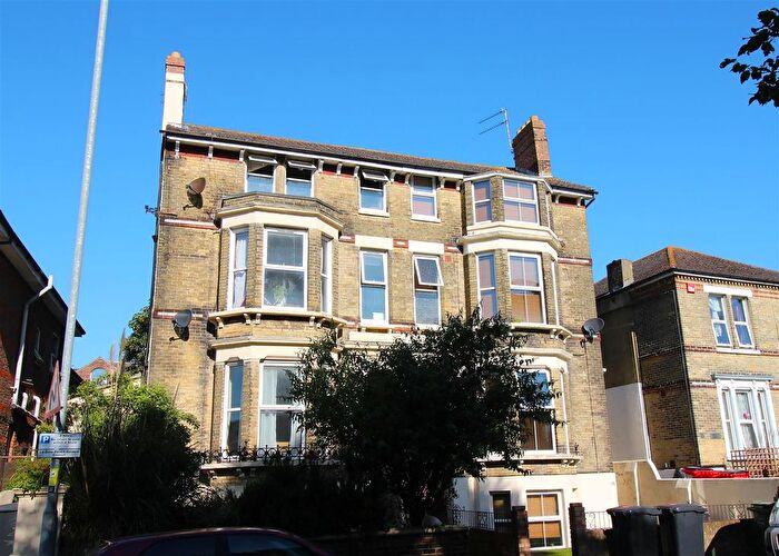2 Bedroom Flat To Rent In Victoria Road North, Southsea, PO5