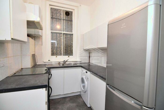 2 Bedroom Flat To Rent In Lymington Road, West Hampstead, London, NW6