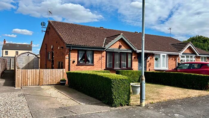 2 Bedroom Bungalow For Sale In Farm Close, Gunness, DN15