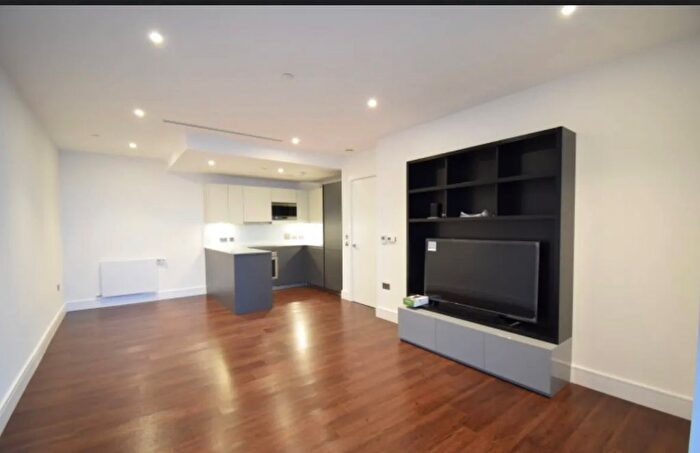 2 Bedroom Flat To Rent In Harbour Way, London, E14