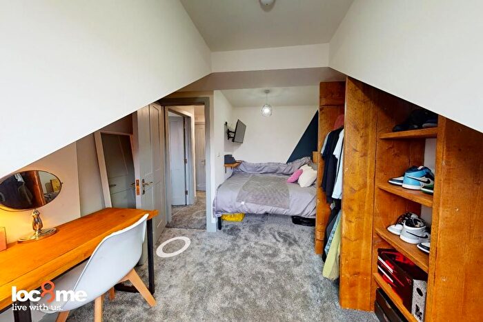 3 Bedroom Flat To Rent In Carlyle Road, Birmingham, B16