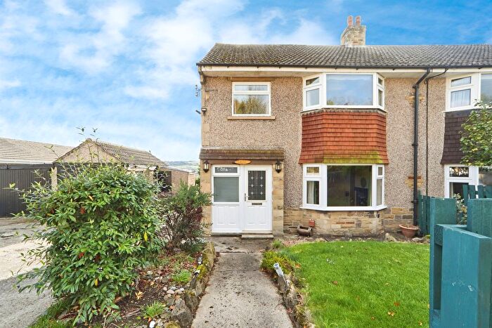 3 Bedroom Semi Detached House For Sale In Primrose Bank, Bingley, BD16