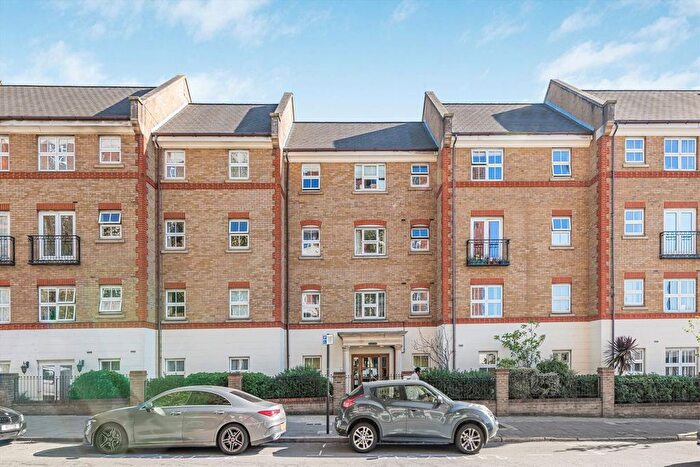 2 Bedroom Flat For Sale In Horn Lane, Acton, W3