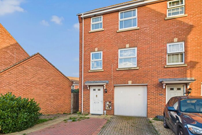 4 Bedroom End Of Terrace House To Rent In Wellington Way, Leighton Buzzard, LU7