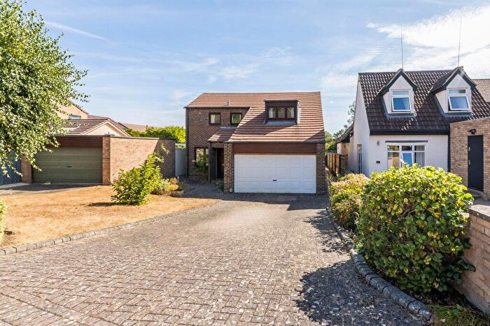 4 Bedroom Detached House For Sale In Woodcroft, Kennington, OX1
