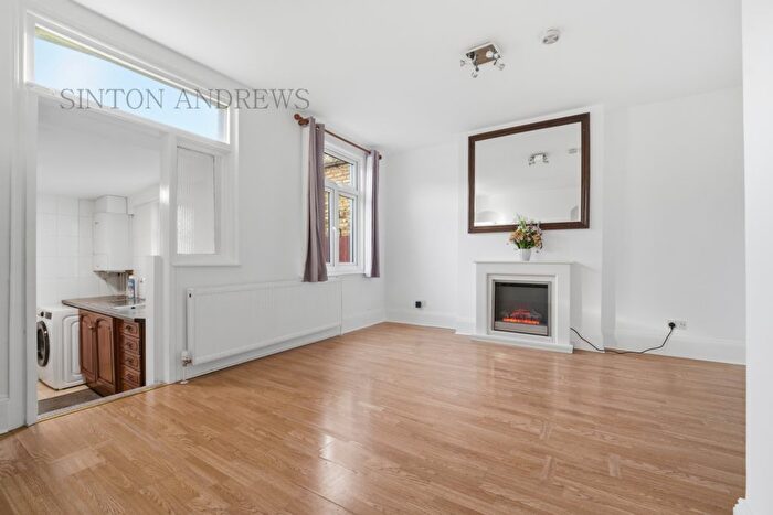 3 Bedroom Terraced House To Rent In Dudley Gardens, Ealing, W13