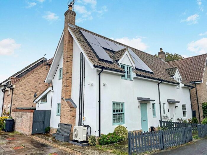 2 Bedroom Semi Detached House For Sale In Pilgrims Way, Weeting, IP27