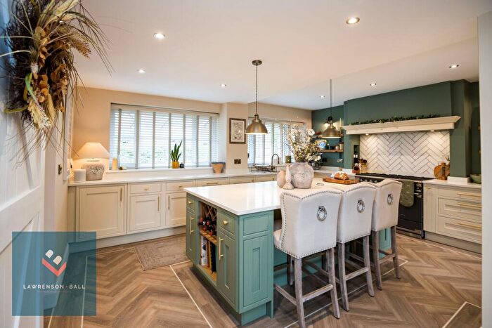 5 Bedroom Detached House For Sale In Balmoral Close, Cuddington, CW8